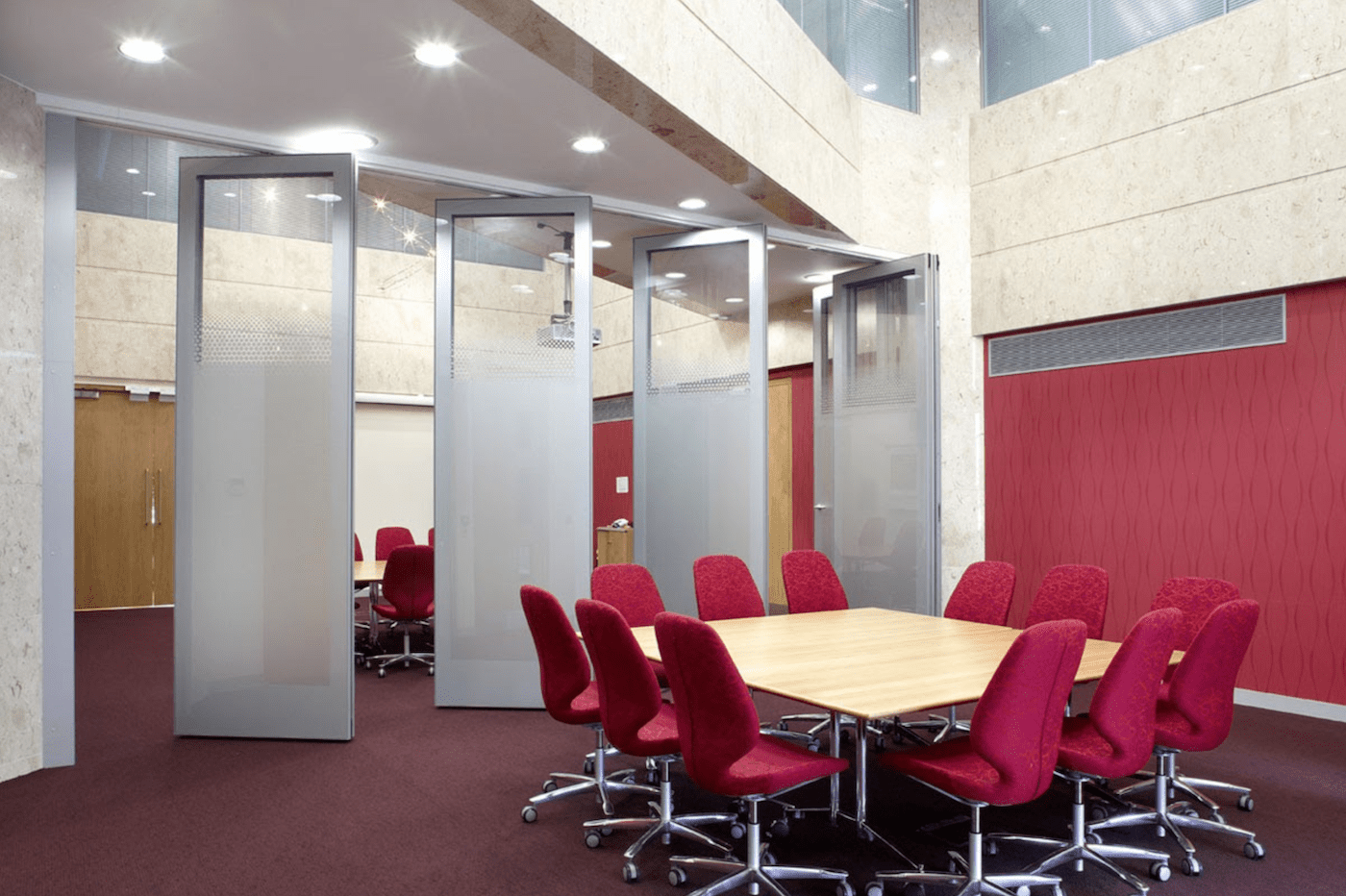 Quick Collaboration With the Help of a Remote Control Sliding Door