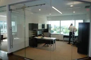 Single Glazed Frameless Glass Wall Partition Gallery 10