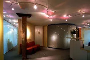 Single Glazed Frameless Glass Wall Partition Gallery 4