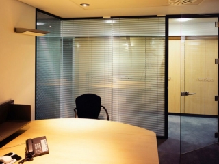 Acoustic Frameless Glass Wall Partition System Gallery 1