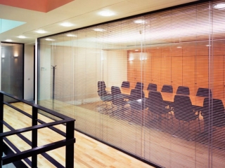 Acoustic Frameless Glass Wall Partition System Gallery 9