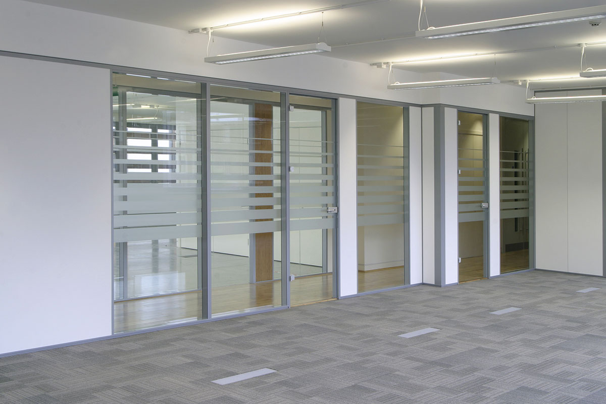 3 Benefits Of Conference Room Glass Walls Avanti Systems