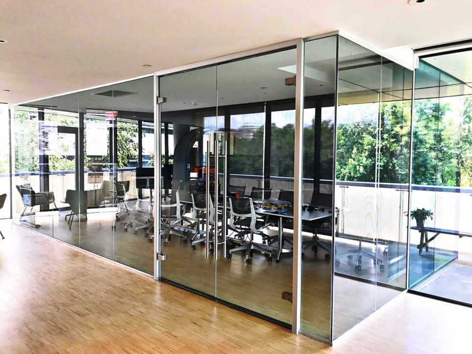 Take advantage of natural views with innovative conference rooms