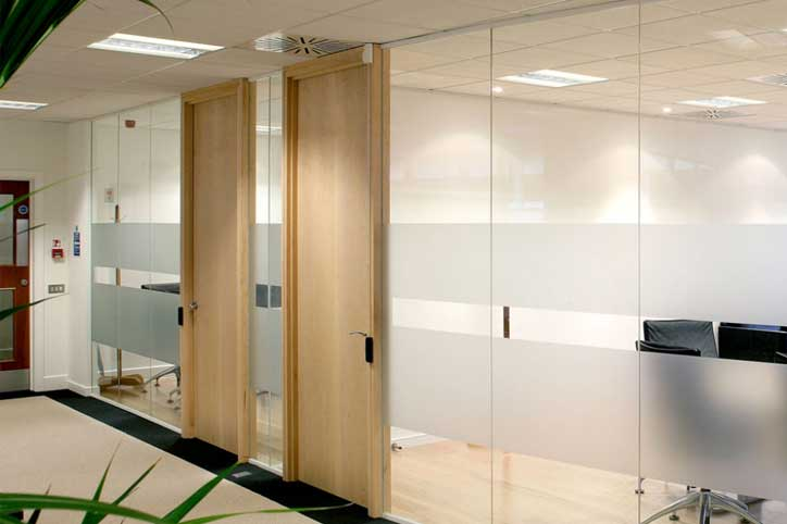 Partitioning doors: Timber swing doors