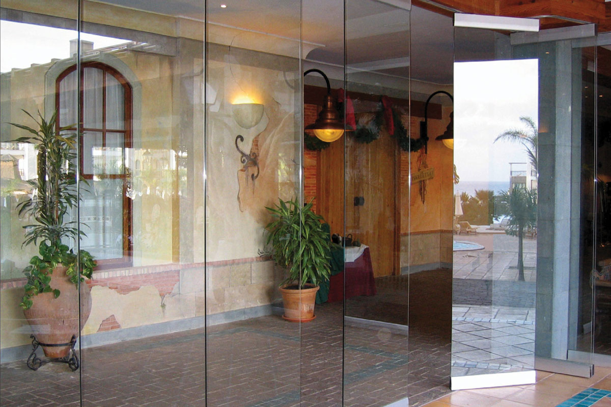 Single or Double Glazed Accordion Glass Wall